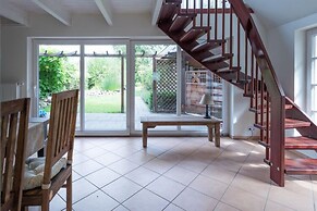 Charmantes Reetdachhaus in Lehe