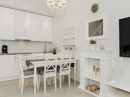 Comfortable Holiday Home With Garden, Summer Pool