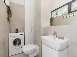 Comfortable Holiday Home With Garden, Summer Pool