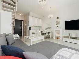 Comfortable Holiday Home With Garden, Summer Pool