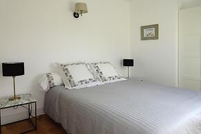 Holiday Home With Garden, Auray