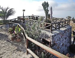 Seaview Holiday Home for 4