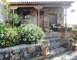 Seaview Holiday Home for 4