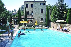Hotel in Marche With Scenic Hiking Trails