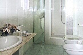 Hotel in Marche With Scenic Hiking Trails