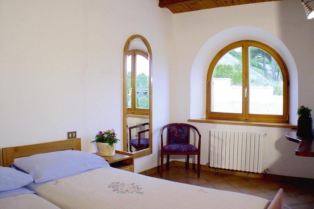 Hotel in Marche With Scenic Hiking Trails