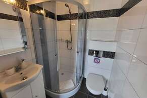 Comfortable Apartment, 5 Bedrooms, Summer Pool