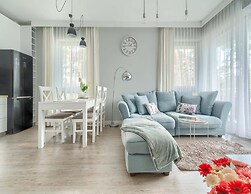 Comfortable Apartment by the sea