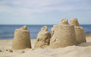 Holiday Studio Near the Beach, Playground