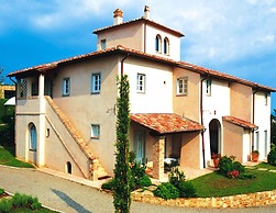 Apartment in Tuscany With Golf & Pools