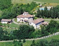 Apartment in Tuscany With Golf & Pools