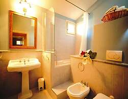 Apartment in Tuscany With Golf & Pools
