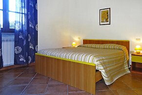 Apartment in Vinci With Pool & Wellness
