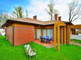 Spacious Holiday Home With Private Garden