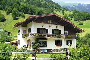 Holiday Home on Grossglockner Alpine Road