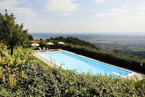 Estate in Monte Serra With Pool & Olive Trees