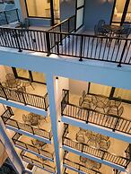 Oktolia Suites