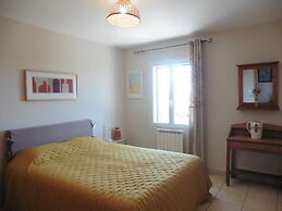 Pretty, Spacious Holiday Home With Private Pool