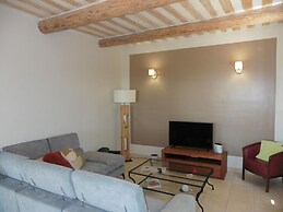 Pretty, Spacious Holiday Home With Private Pool