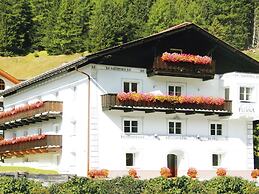 Apartment in Ischgl Overlooking the Mountains