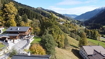 Chalet in Saalbach With Panoramic Sauna