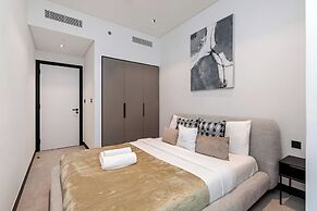 Premium 1BR Apartment at 15 Northside