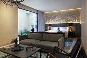 Adoro Hotel Boutique
