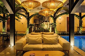 Adoro Hotel Boutique