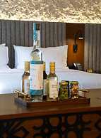 Adoro Hotel Boutique