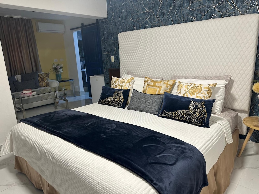 Onyx luxury rd