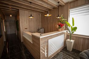 E87 Highway Otel