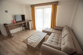 E87 Highway Otel