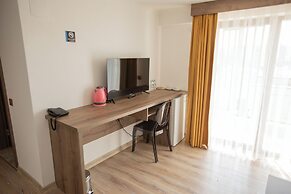 E87 Highway Otel
