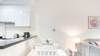 Viridis Living Chic and Spacious 1BR