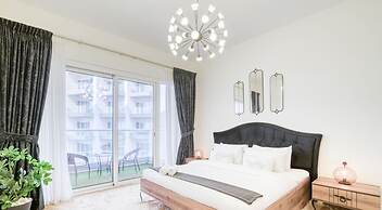 Viridis Living Chic and Spacious 1BR