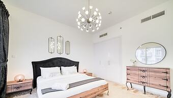 Viridis Living Chic and Spacious 1BR