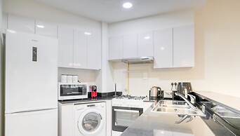 Viridis Living Chic and Spacious 1BR