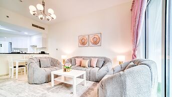 Viridis Living Chic and Spacious 1BR