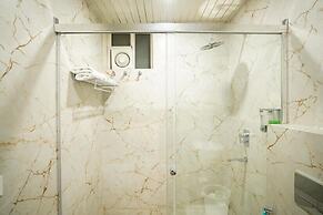Hotel Nirvana Bliss Behind Parmarth Niketan