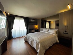 We Hotel