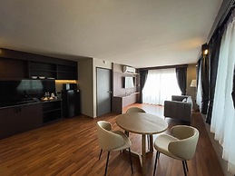 We Hotel