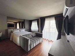 We Hotel