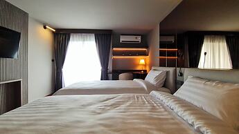 We Hotel