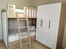 2 Bed Chalet Sleeps 4 Free Parking & Balcony