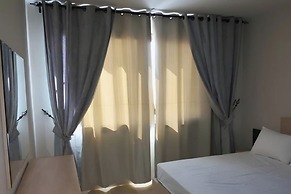 2 Bed Chalet Sleeps 4 Free Parking & Balcony