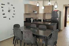 2 Bed Chalet Sleeps 4 Free Parking & Balcony