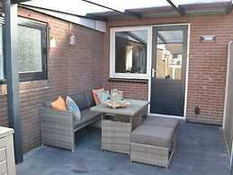 Zeeschelp Comfortable Holiday Residence