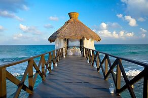 2BD Riviera Maya Ocean View w Luxurious Resort