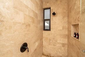 4BD Diamante Spacious Patio and Private Pool