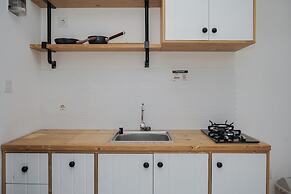 Simple And Warm Studio At Casa De Parco Apartment